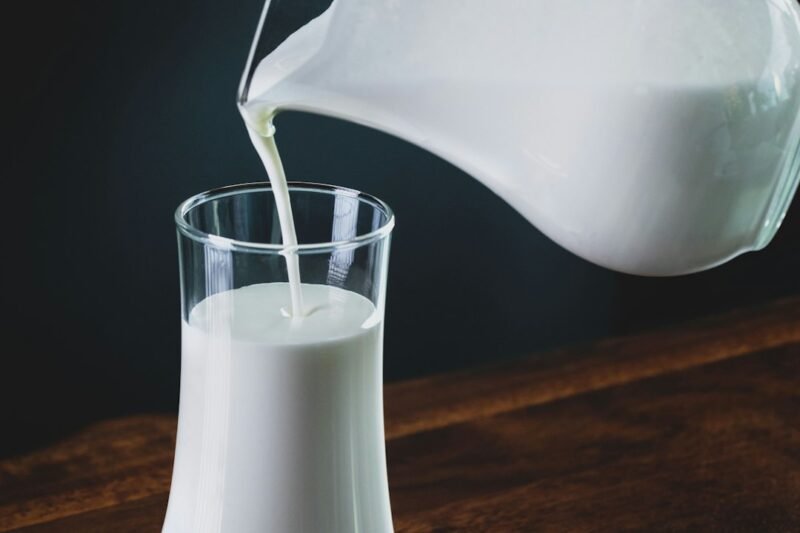 Best Milk for Kefir Grains When Consistency Matters