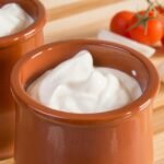 Crème Fraîche vs Sour Cream: When the Swap Works