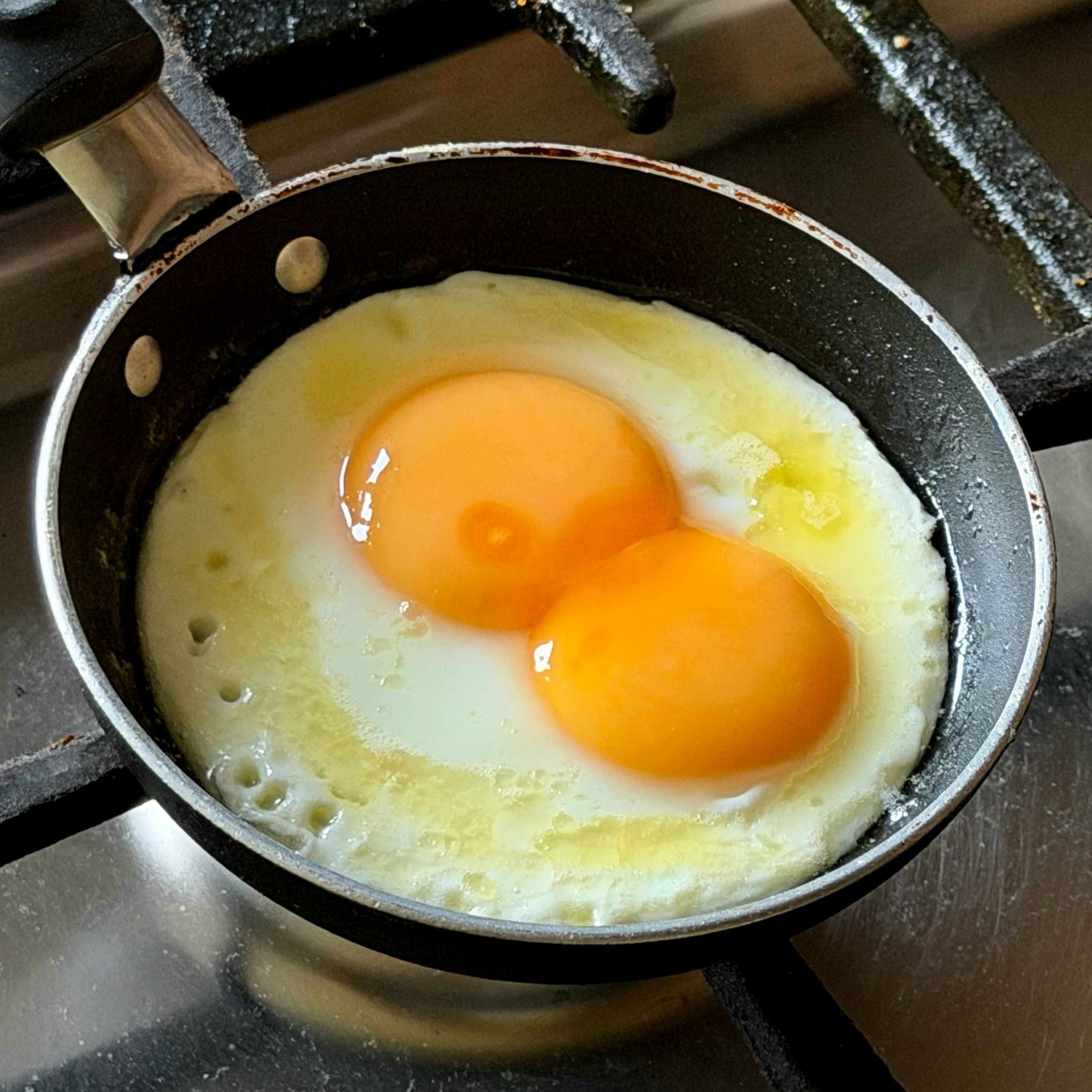 egg, fried egg, double yolk, double yolker, serendipity,